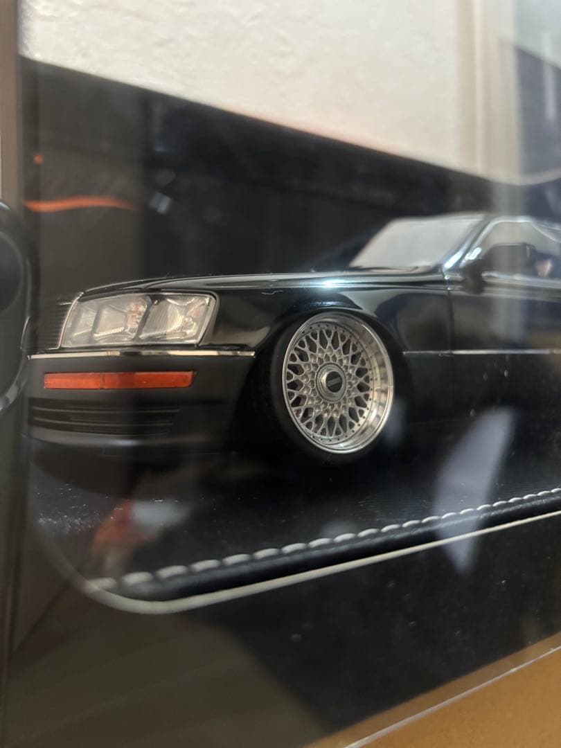 1/18 IVY レクサスLS400 黒　（トヨタ初代セルシオ）