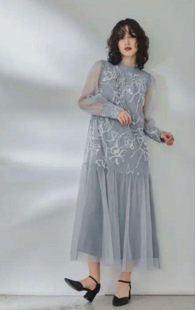 新品(訳あり)　フェザーフラワーチュールドレス 結婚式 パーティー　二次会