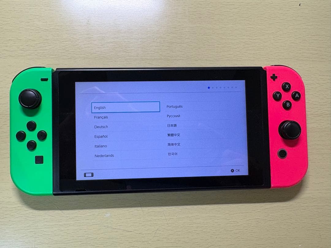 Nintendo Switch 本体 Joy-Conネオングリーン・ネオンピンク