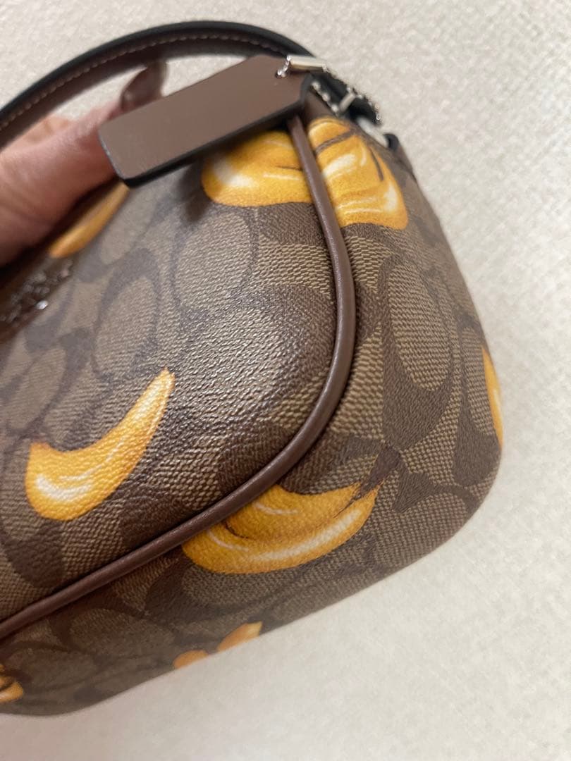 COACH バナナ柄 ショルダーバッグ