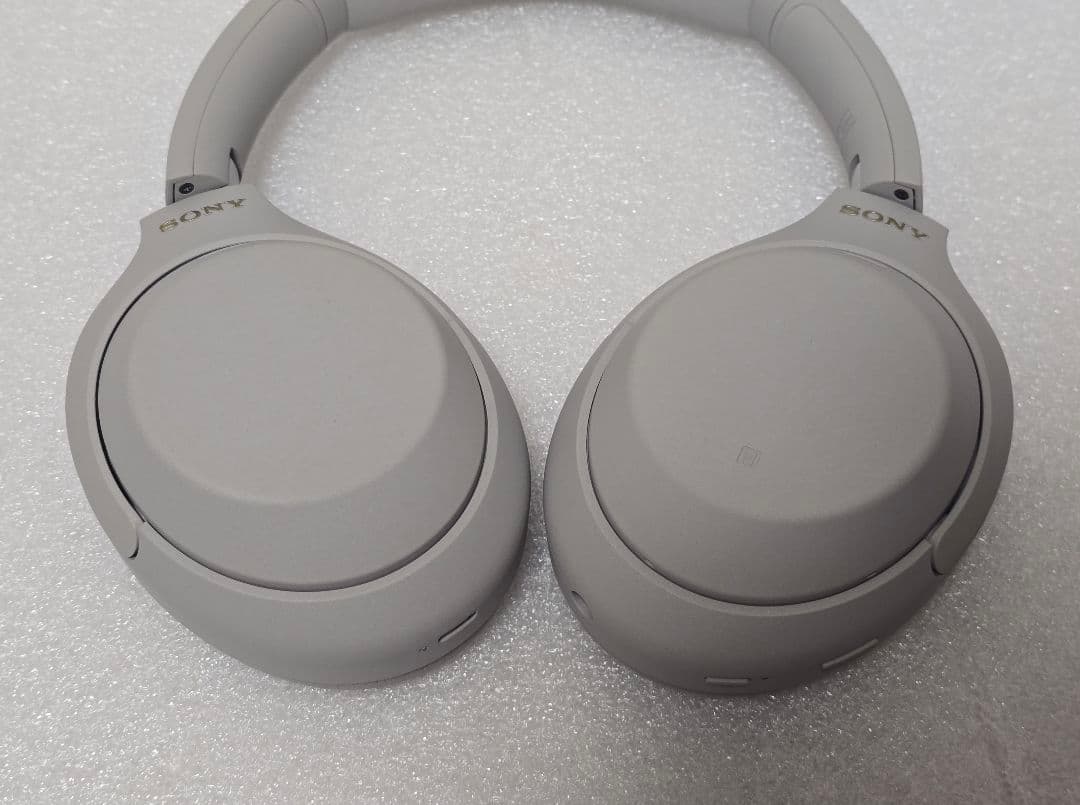 ワイヤレスヘッドホン WH-1000XM4