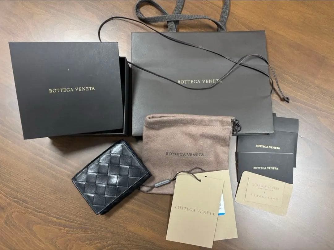 【ああ】Bottega Veneta 三つ折り財布　レザーブラック×ブルー