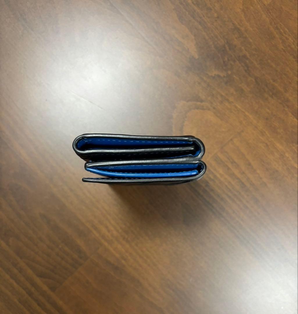 【ああ】Bottega Veneta 三つ折り財布　レザーブラック×ブルー