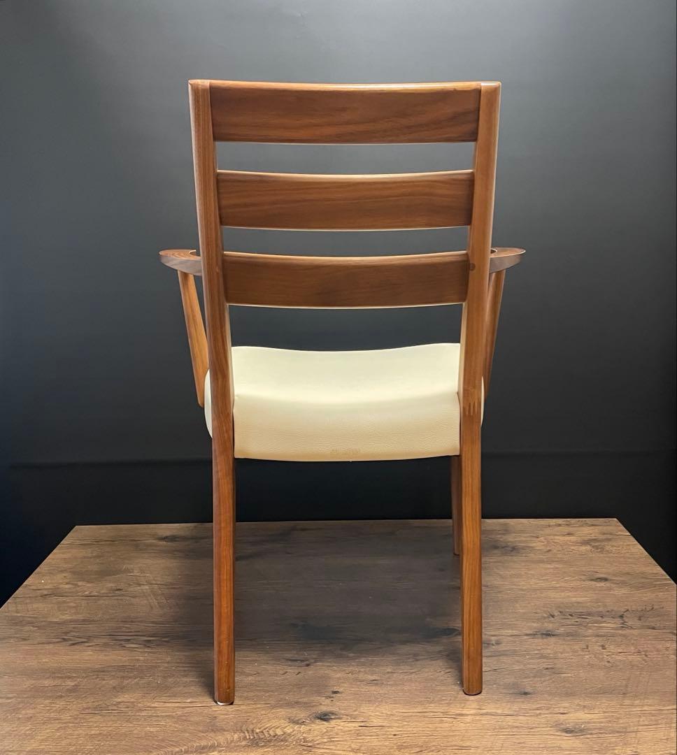 karimoku カリモク家具　ダイニングチェア CT61モデル 肘付き