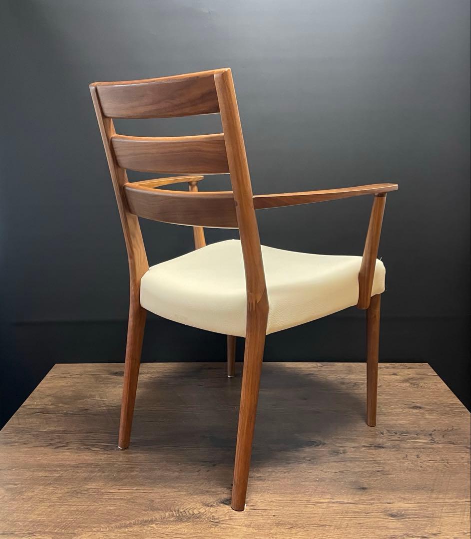 karimoku カリモク家具　ダイニングチェア CT61モデル 肘付き