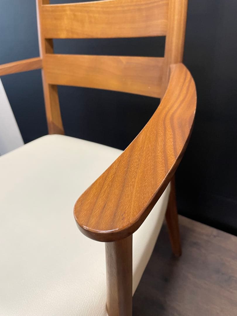 karimoku カリモク家具　ダイニングチェア CT61モデル 肘付き