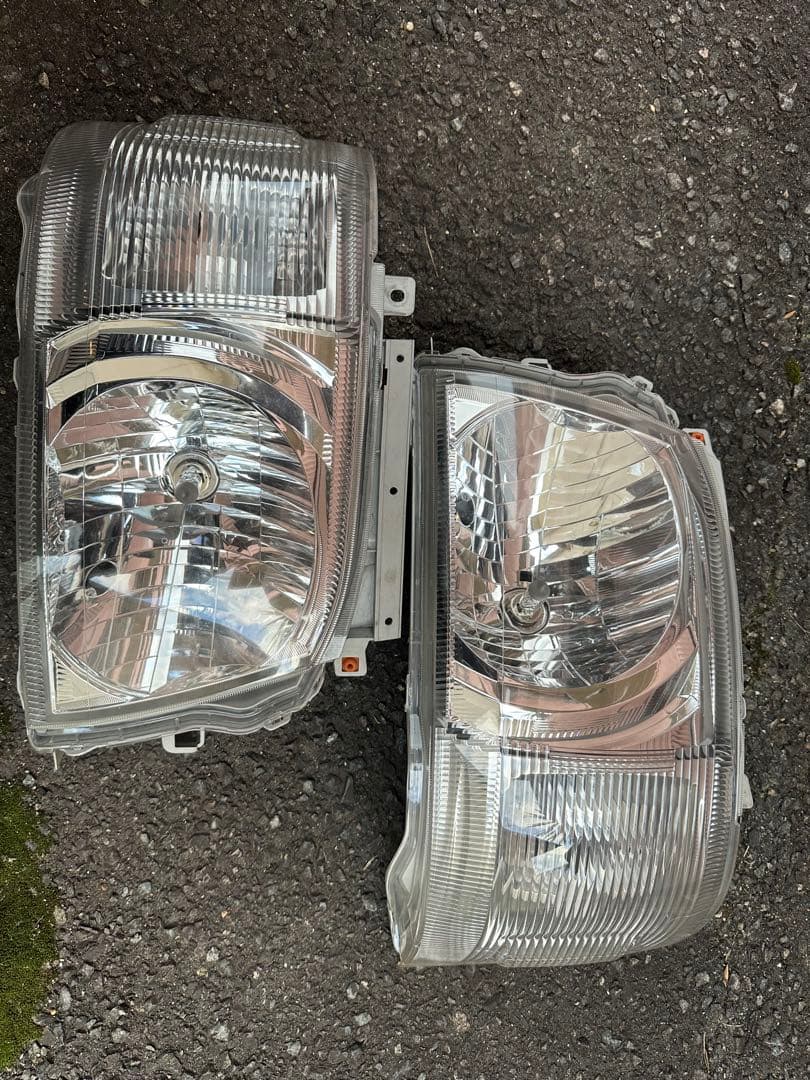 ハイエース　200系　ヘッドライト　テール　ミラー　純正セット