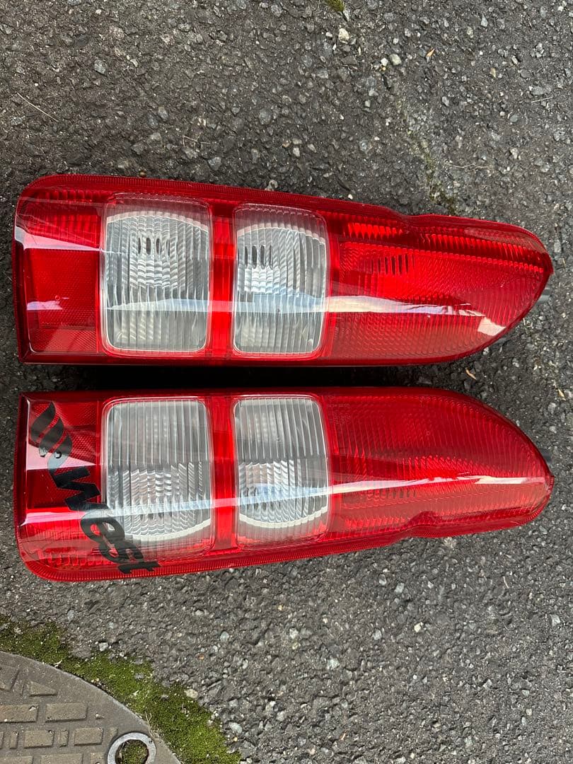 ハイエース　200系　ヘッドライト　テール　ミラー　純正セット