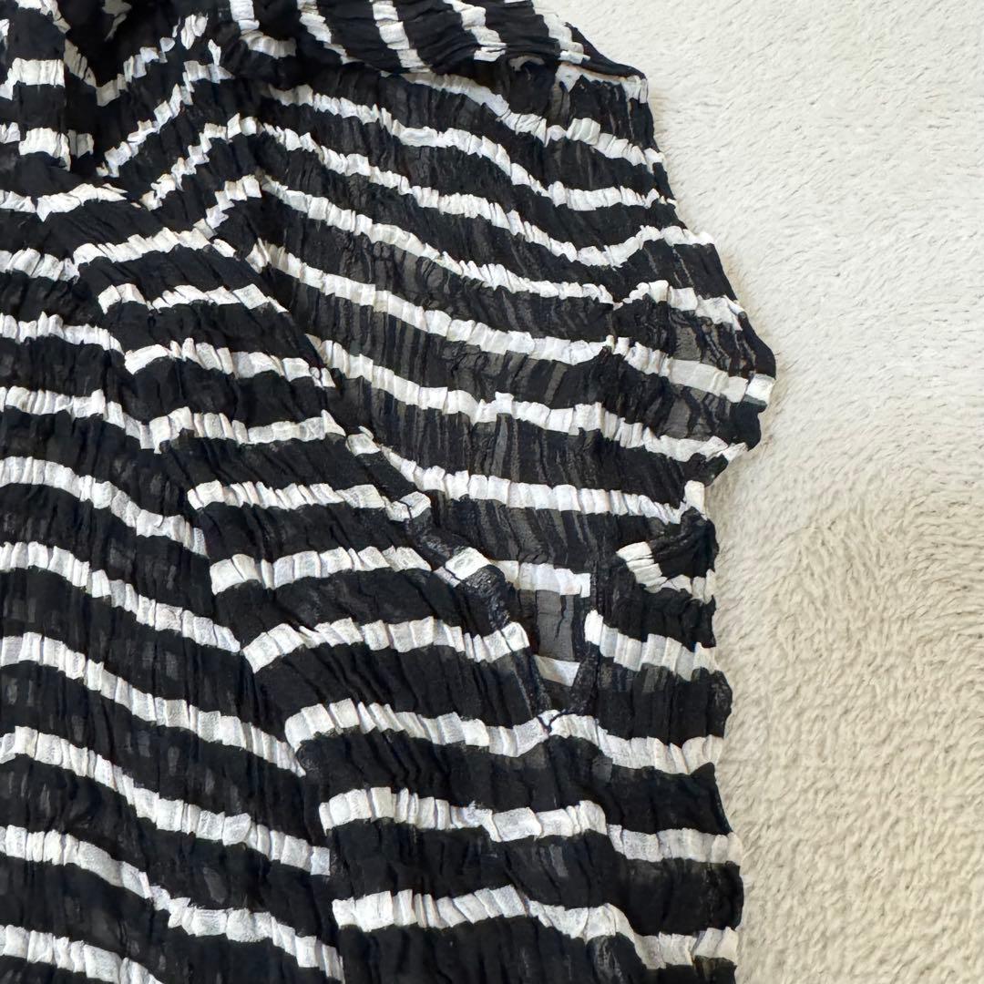 美品✨ISSEY MIYAKE プリーツ　ハイネック　黒　白　ハイネック