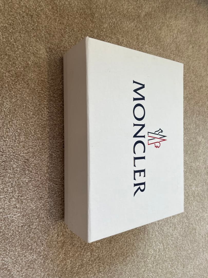 着用4回　モンクレール レタリングロゴ ネック 首ロゴ ワッペン Tシャツ