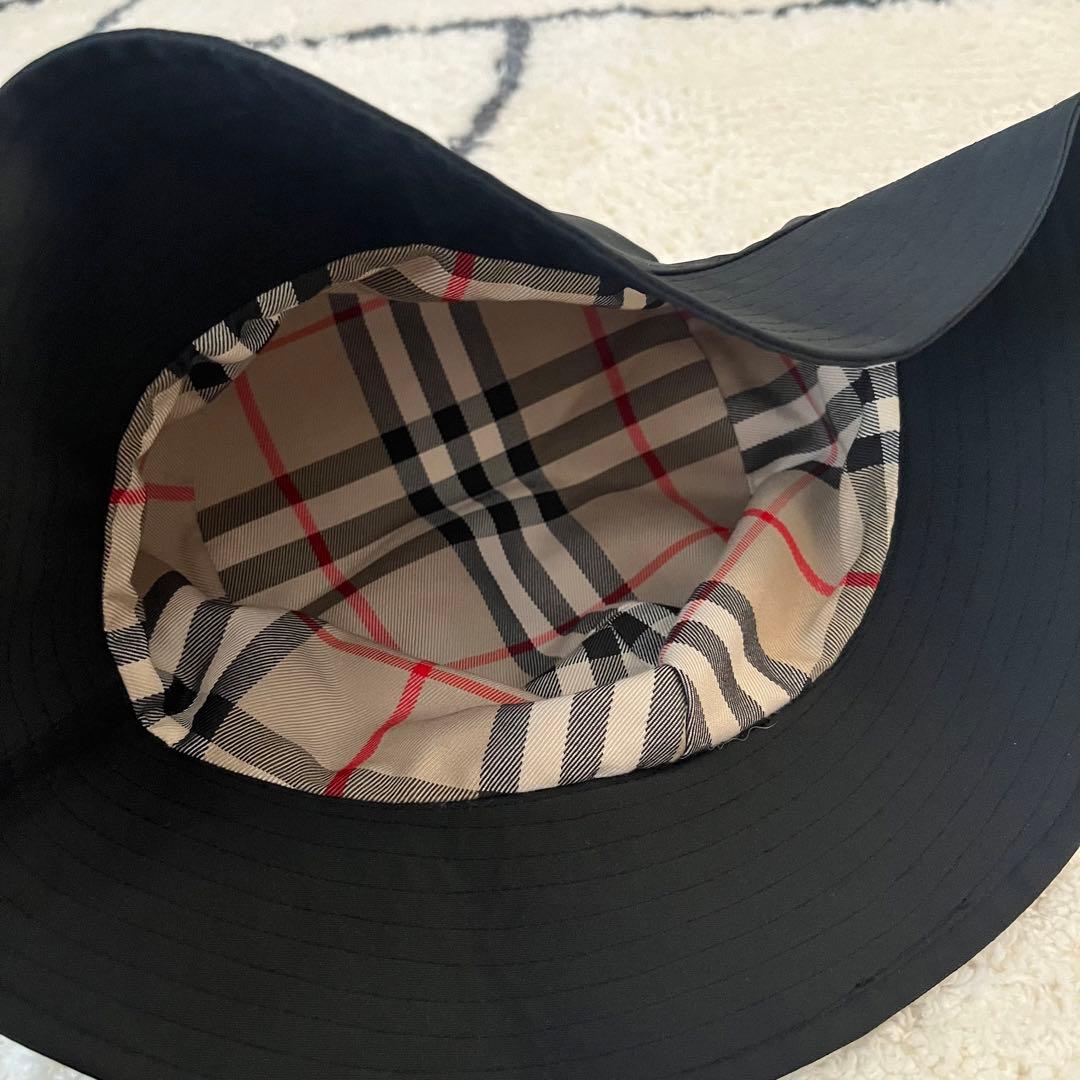 Burberry ブラック リバーシブルバケットハット