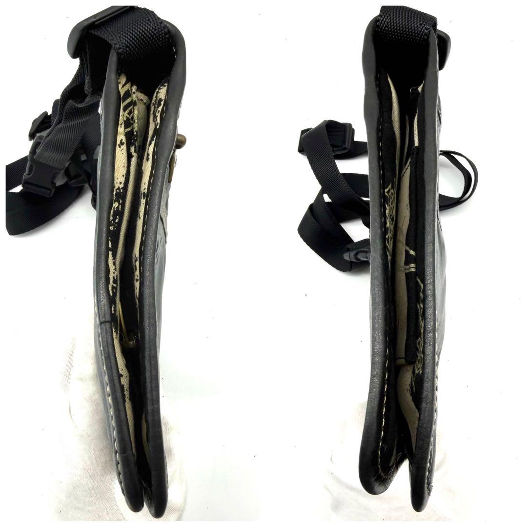 Vivienne　ショルダーバック　斜め掛け　黒　レザー　オーブ型押し　デカロゴ