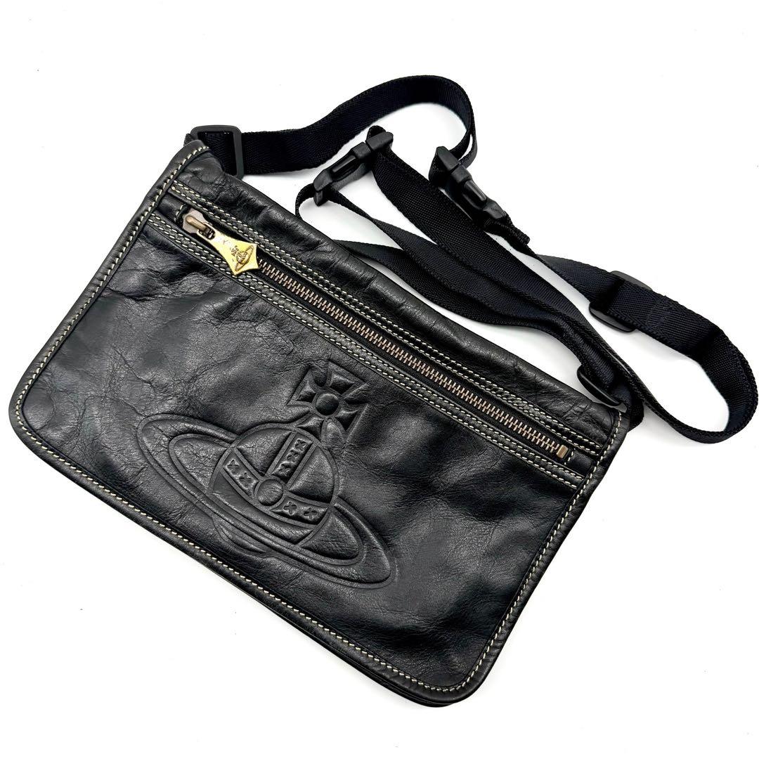 Vivienne　ショルダーバック　斜め掛け　黒　レザー　オーブ型押し　デカロゴ