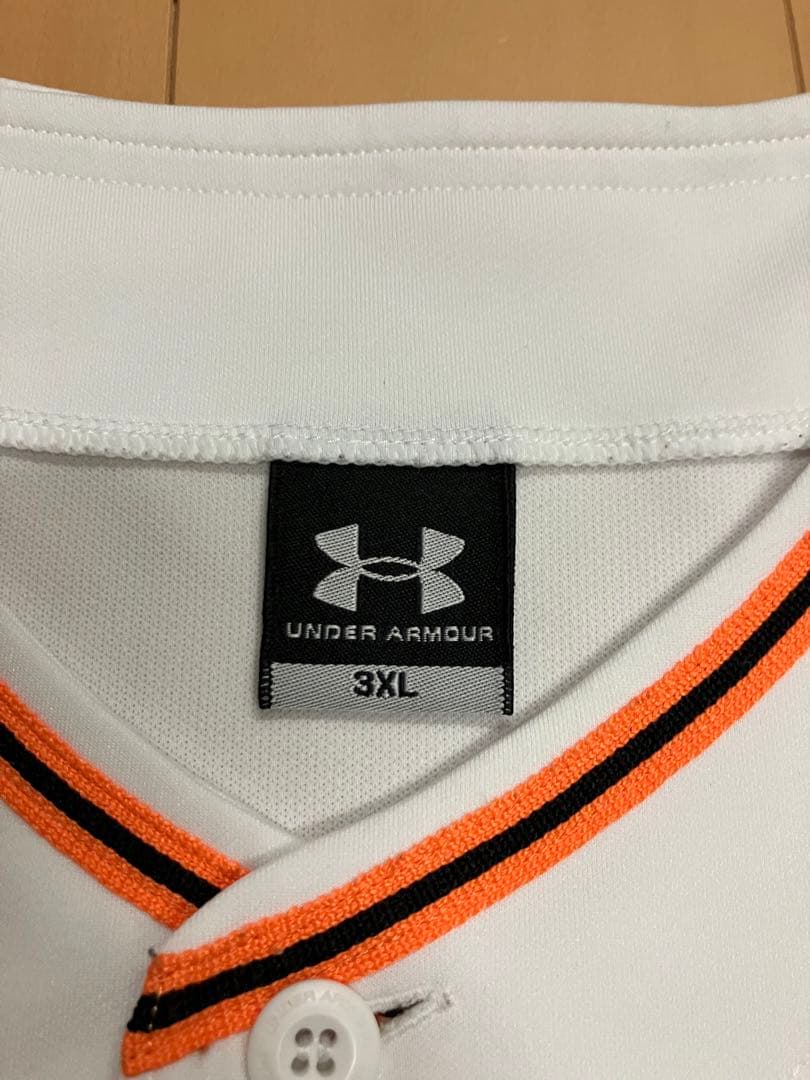 読売ジャイアンツ　読売巨人軍　ユニフォーム　無地　背番号無し　アンダーアーマー