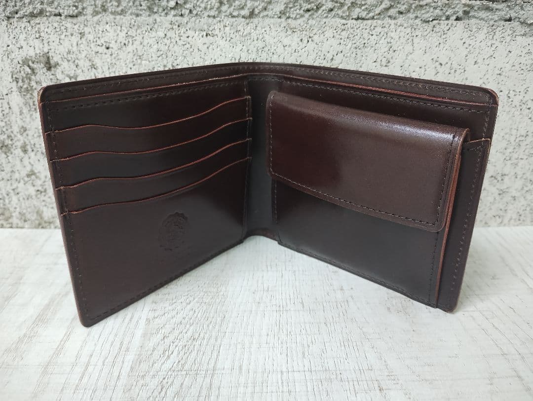 ガンゾ　コードバンルチダ　小銭入れ付き二つ折り財布