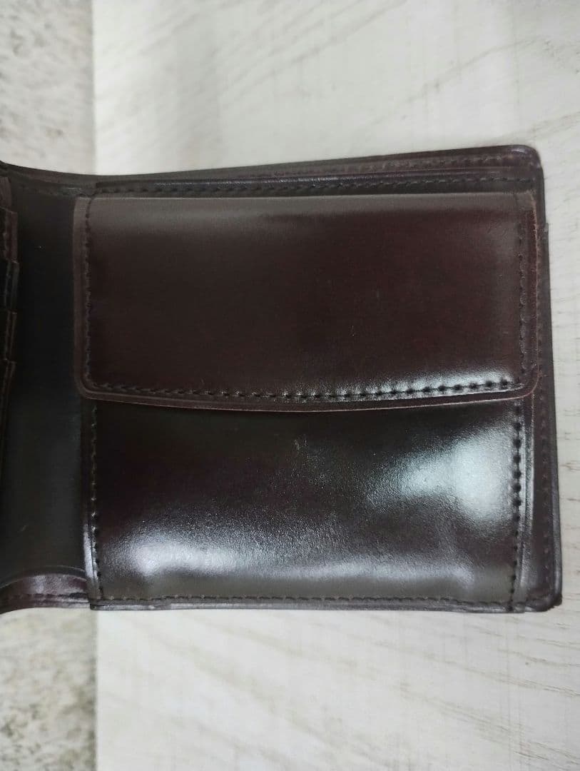ガンゾ　コードバンルチダ　小銭入れ付き二つ折り財布