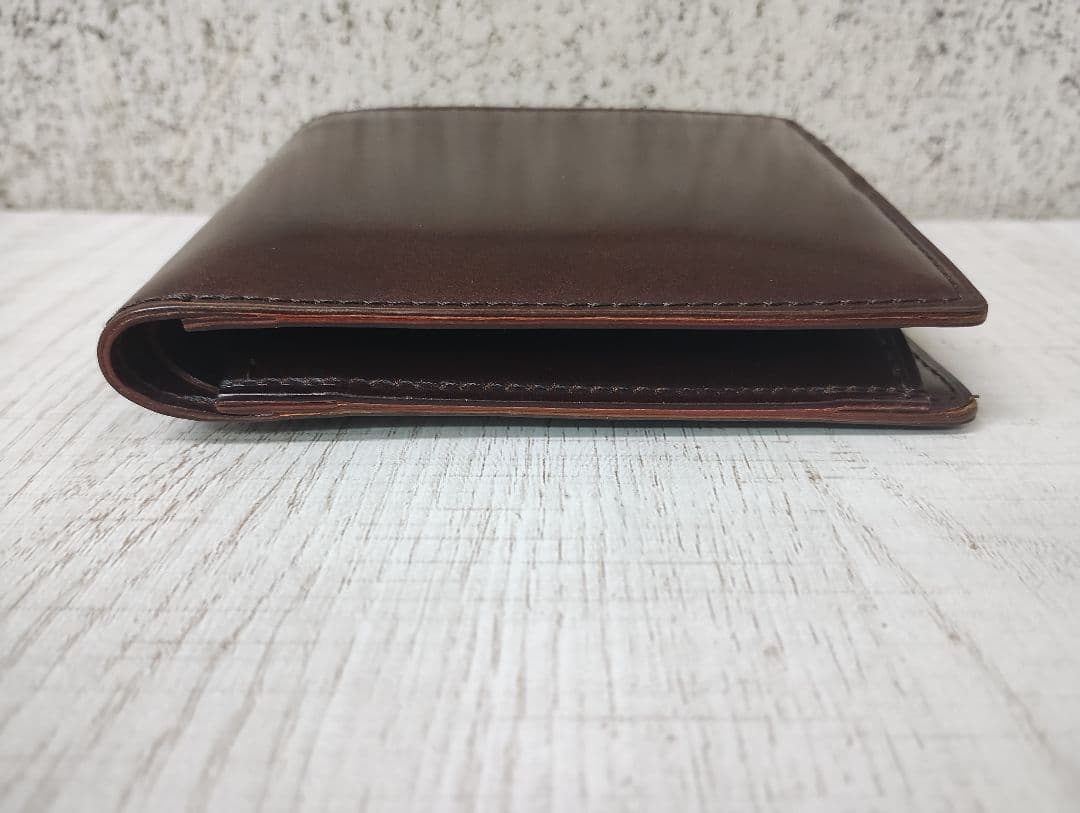 ガンゾ　コードバンルチダ　小銭入れ付き二つ折り財布