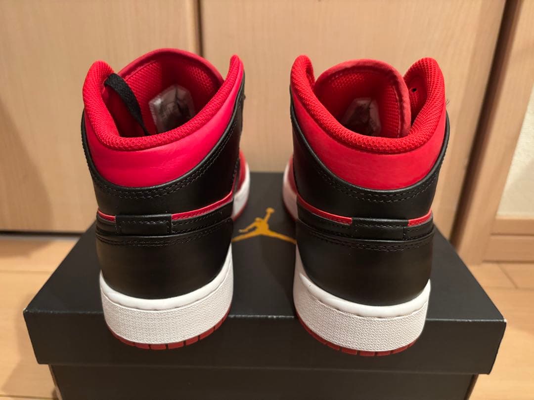 Nike Air Jordan 1 Mid 赤/黒 ハイカットシューズ