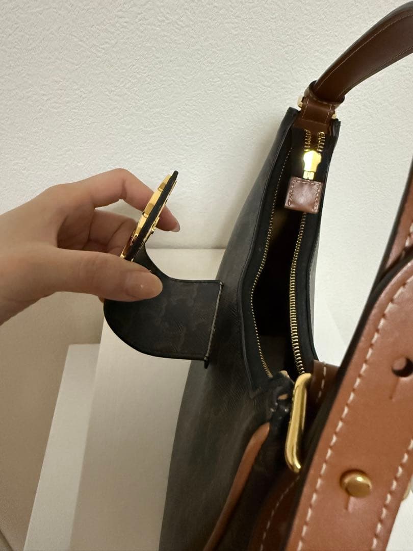 CELINE ミディアムAVA（アヴァ）トリオンフバック