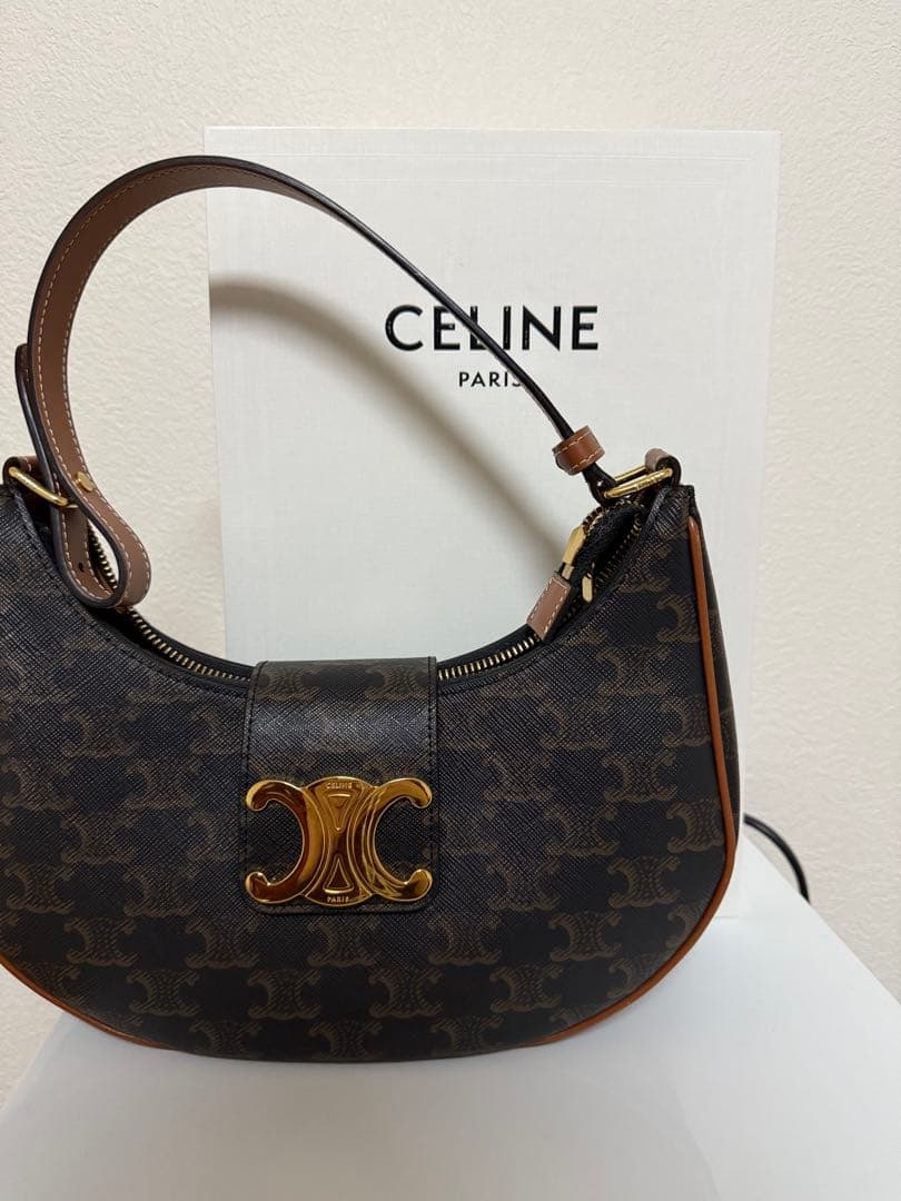 CELINE ミディアムAVA（アヴァ）トリオンフバック