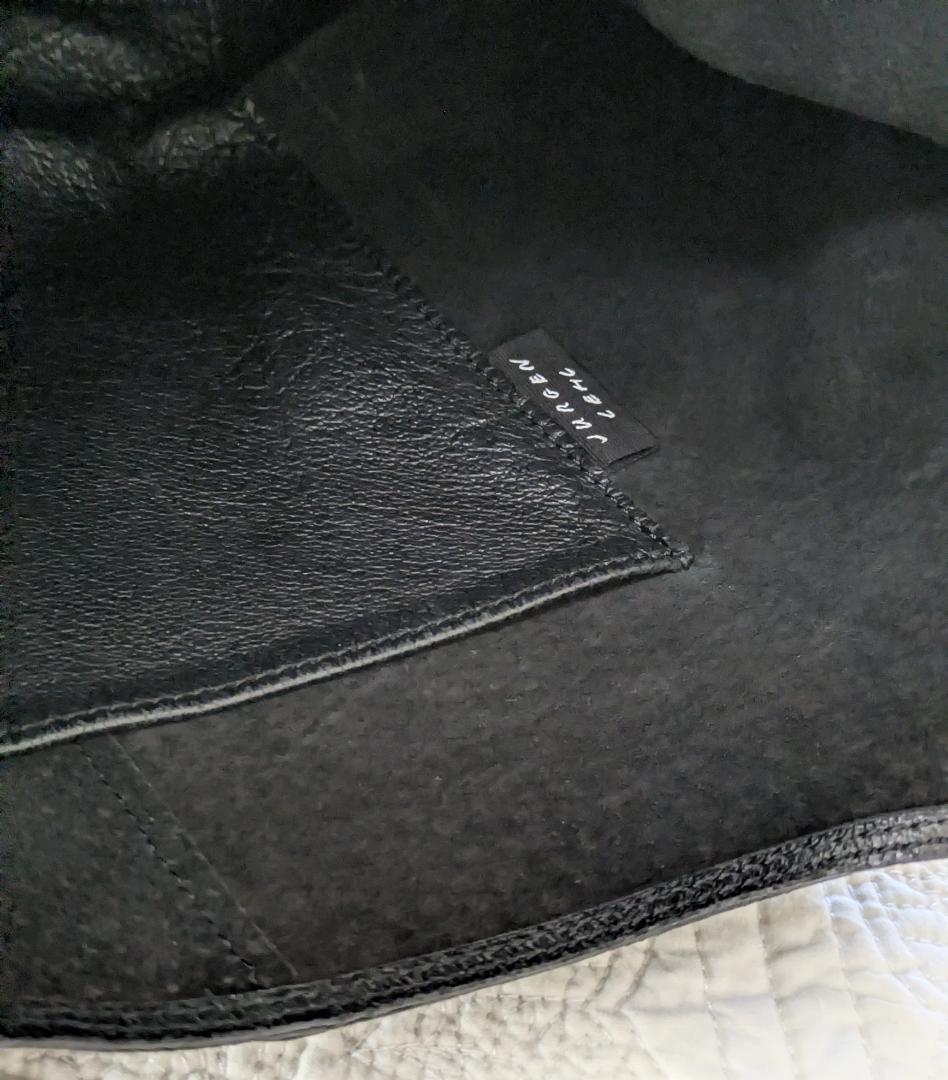 ヨーガンレール☆現行品☆豚革トートバッグ☆黒☆中サイズ☆美品です