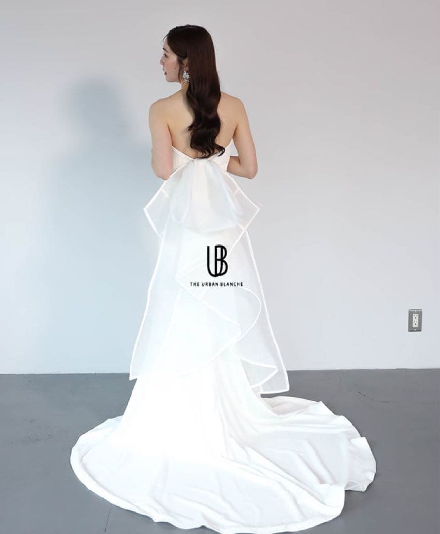 【p.】 アーバンブランシュ WD110 ウェディングドレス パフスリーブ