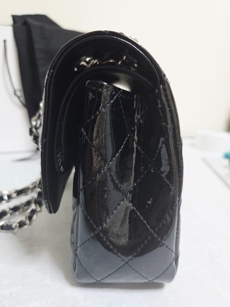 美品✨ エナメルレザー ショルダーバッグ ✨ブラック