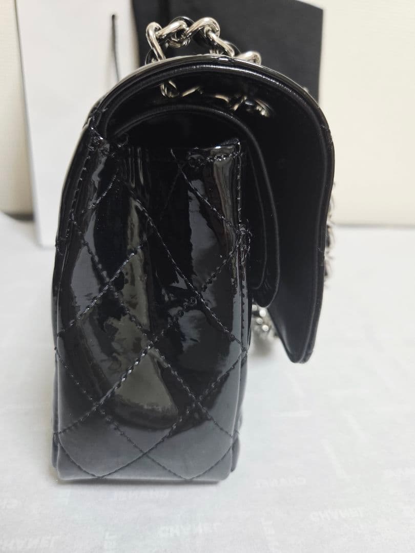 美品✨ エナメルレザー ショルダーバッグ ✨ブラック