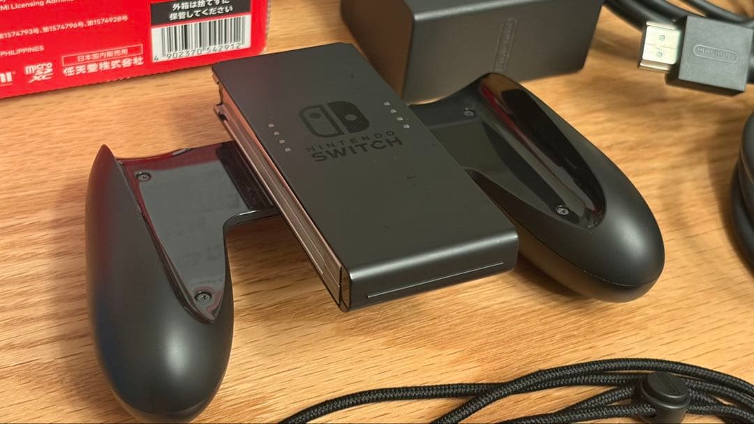 【美品】Nintendo Switch 本体 青/赤 Joy-Con付き