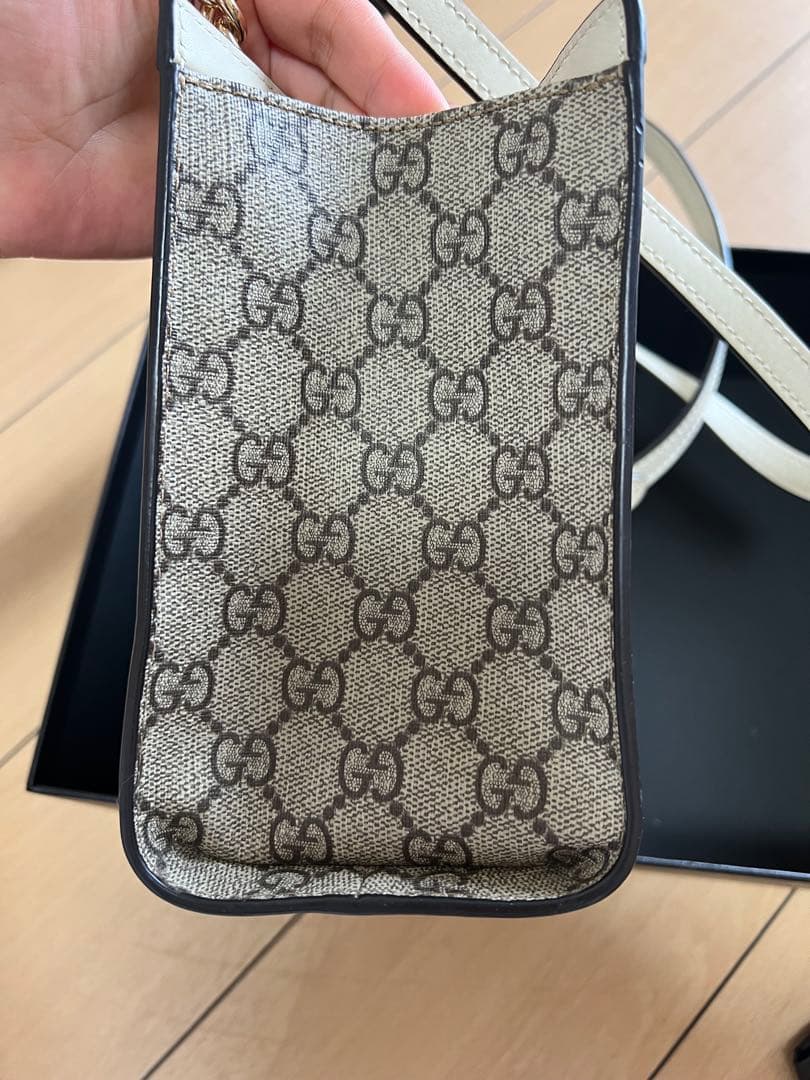 レディース　ショルダーバッグ ベージュ