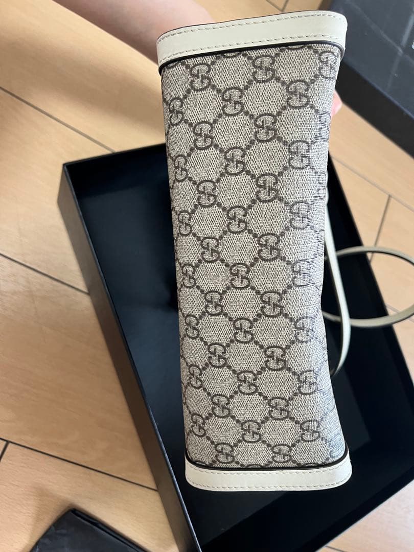 レディース　ショルダーバッグ ベージュ