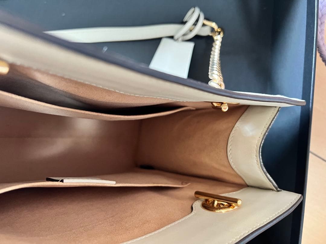 レディース　ショルダーバッグ ベージュ