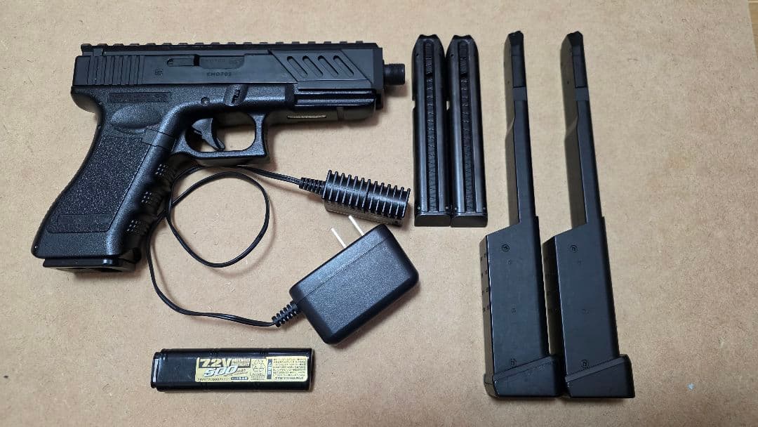 東京マルイ GLOCK18C 18歳以上用電動ガン バッテリー付き