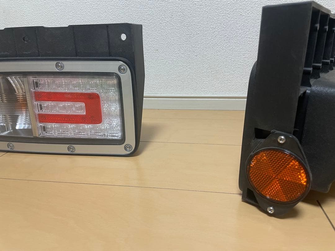 LEDテールライト 左右セット 日野