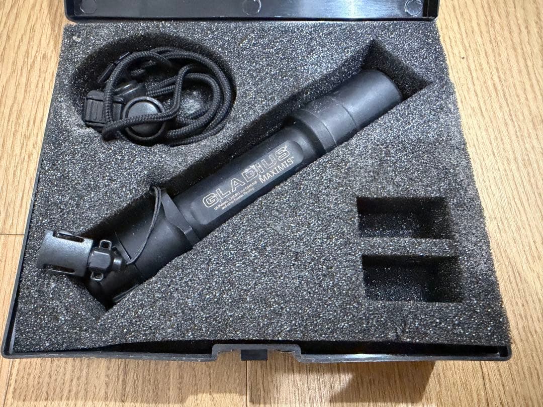 箱付き　BLACKHAWK Night-Ops Gladius Maximis