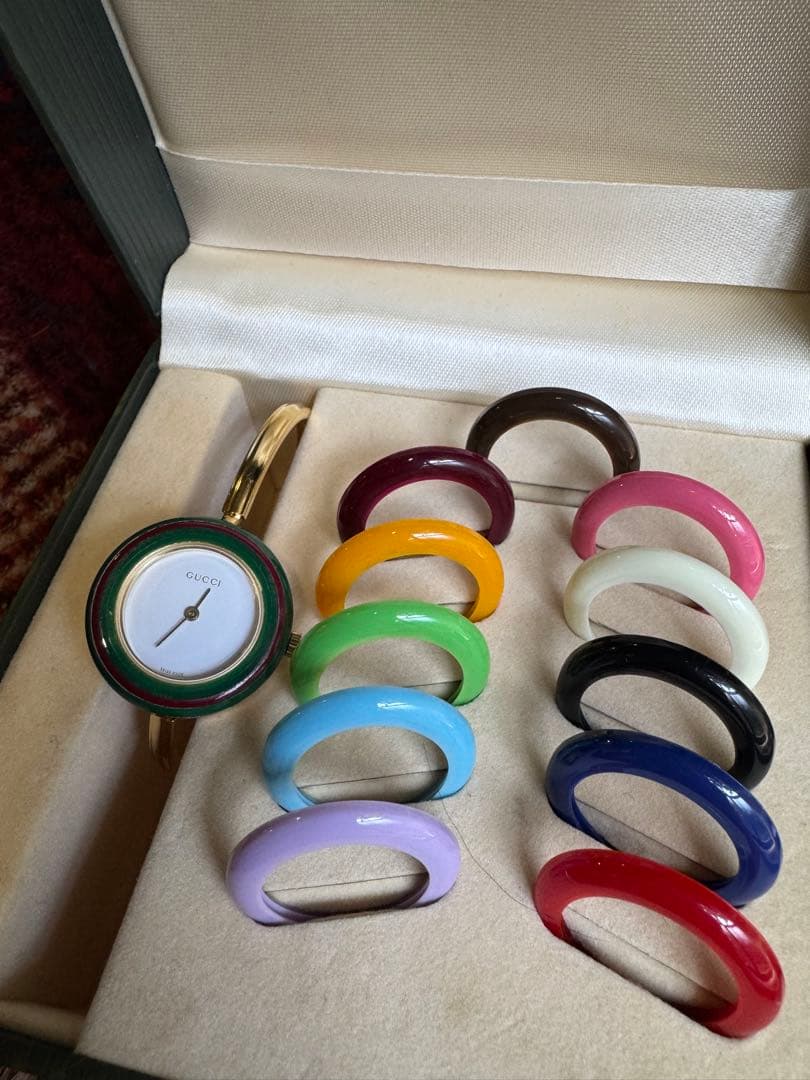 12/31電池交換済　美品　貴重GUCCI チェンジベゼル バングルウォッチ
