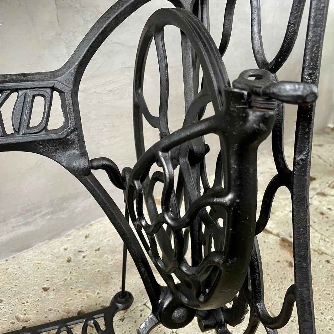 アンティークミシン脚テーブル　【REIKO 】足踏みミシン　網目　レトロ雑貨