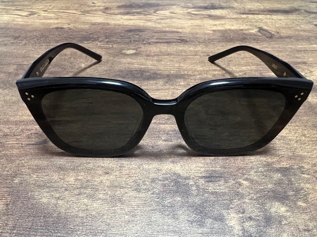 GENTLE MONSTER LOLOE ブラック サングラス　ケース付き