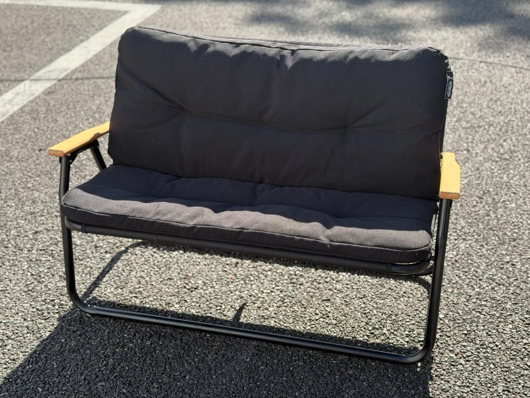 クッション付き2人掛けアウトドアベンチ