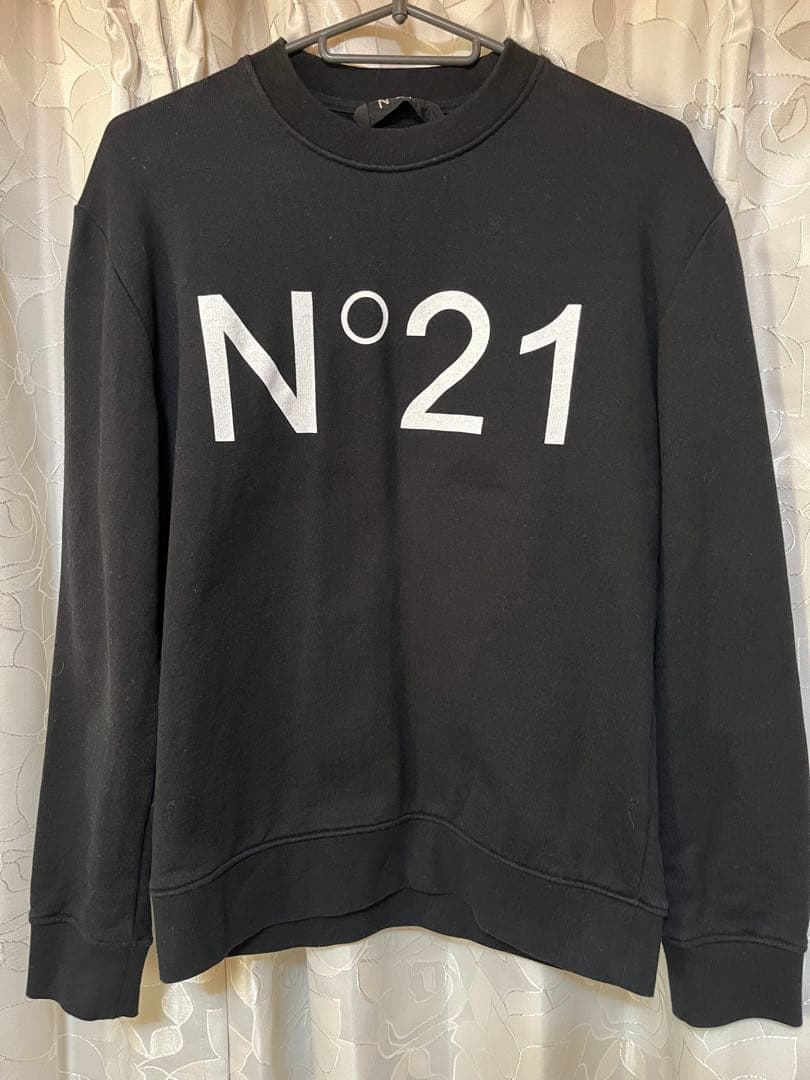 N°21 ブラック スウェット トレーナー