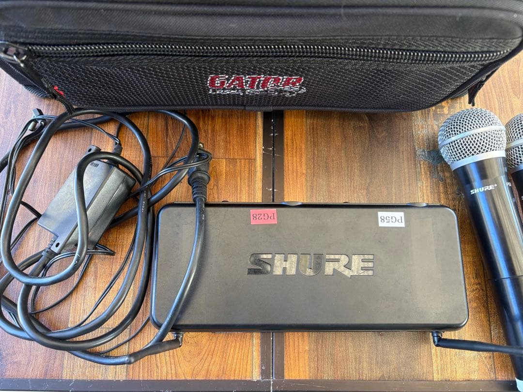 ワイヤレスマイク SHURE SVX288（GATORケース付き）