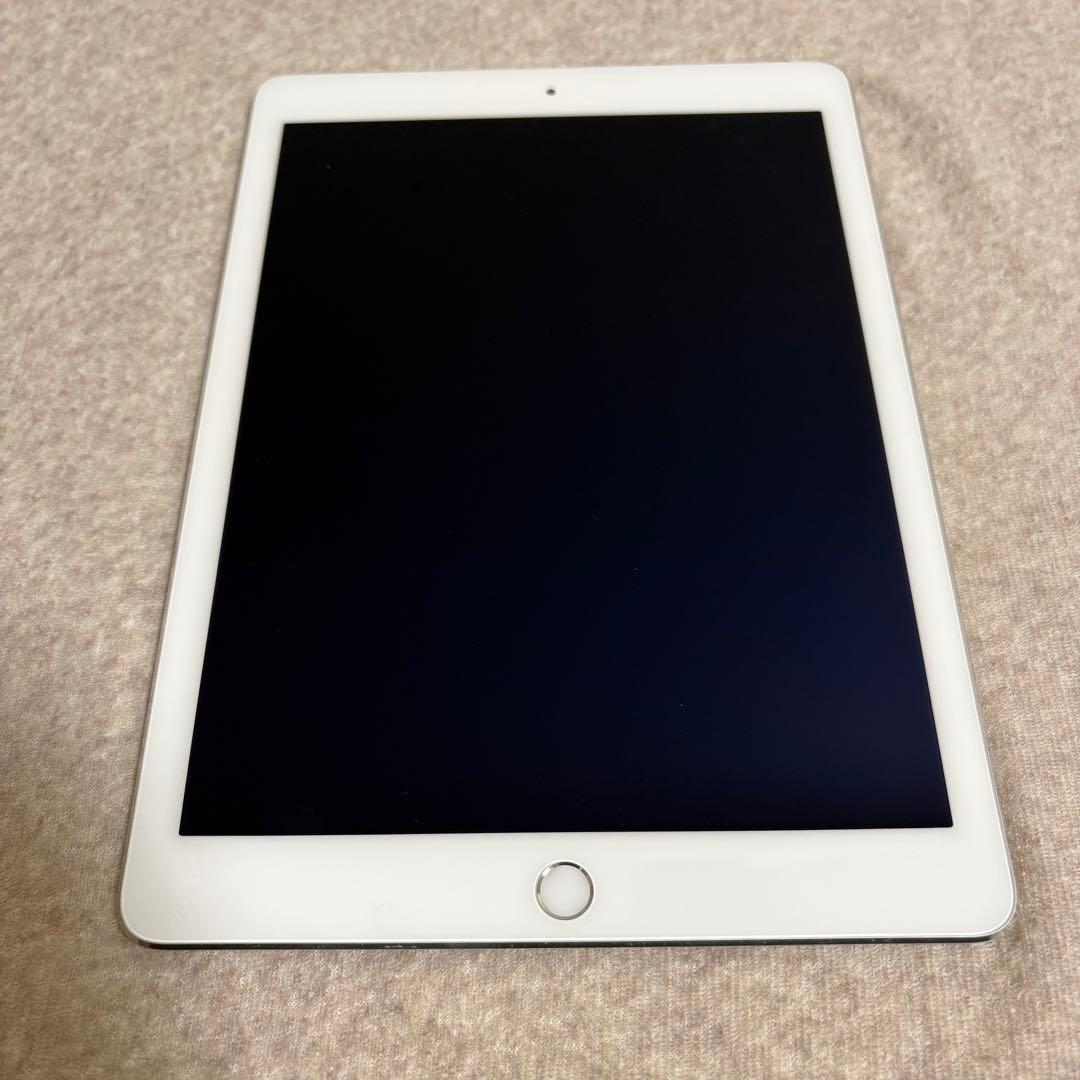 iPad Air2 64GB｜アップル純正ケース・ケーブル一体型充電器付き