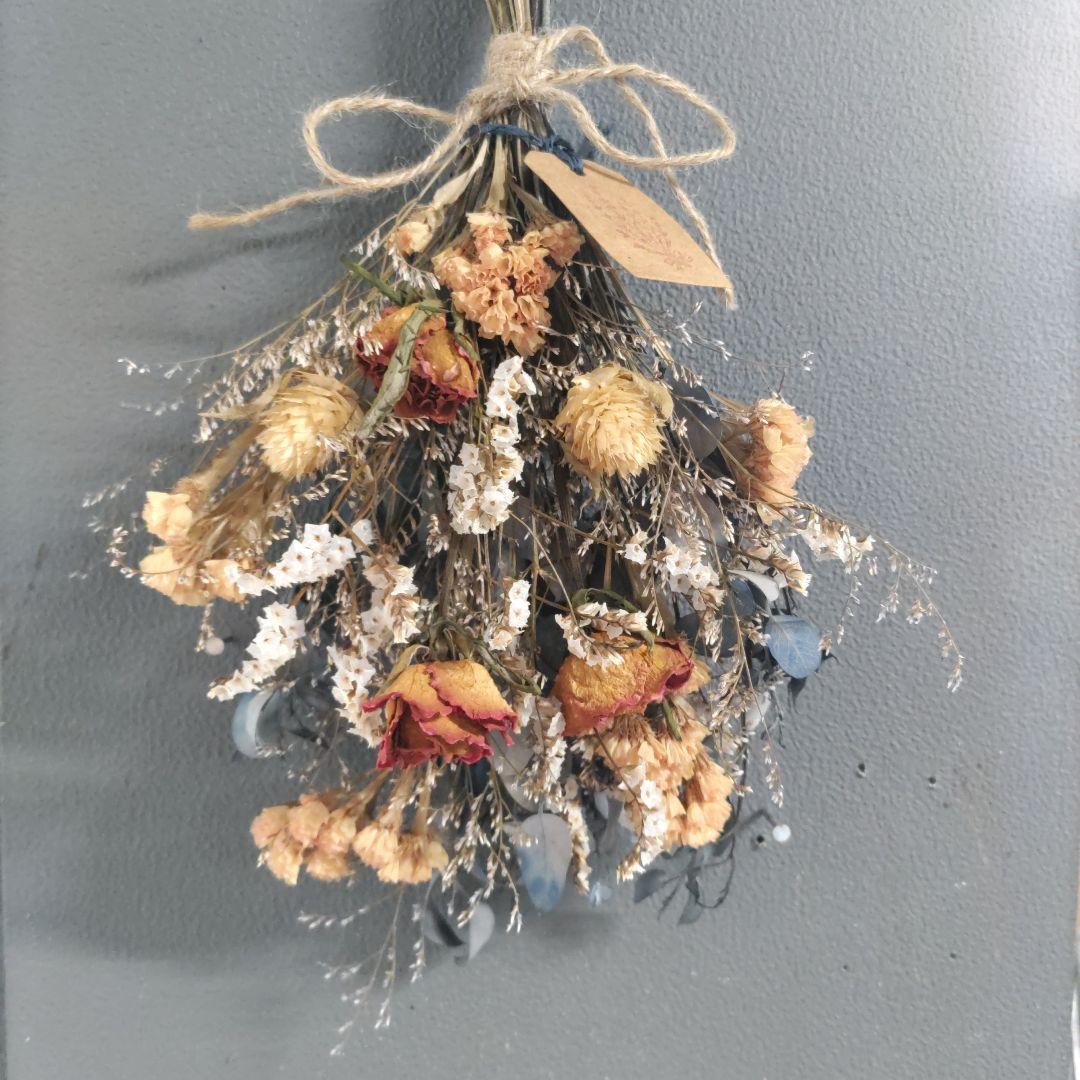 ヒライラ様　ご依頼分　ミモザとスプレーバラのスワッグ