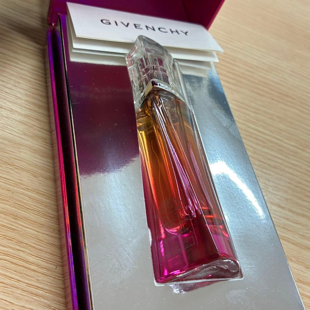 □ジバンシイ　ヴェリィ イレジスティブル ジバンシイ 　3点セット　②