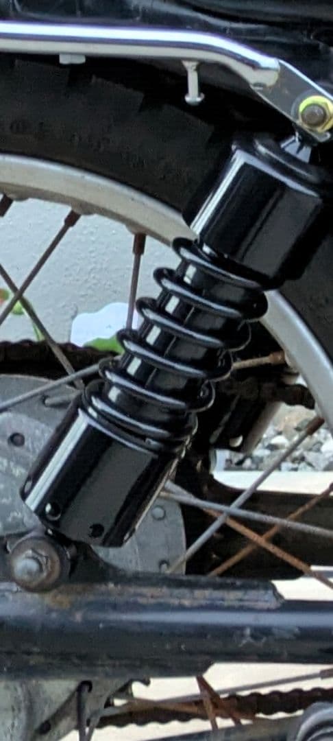 SR400 ブラックリアショック サスペンション