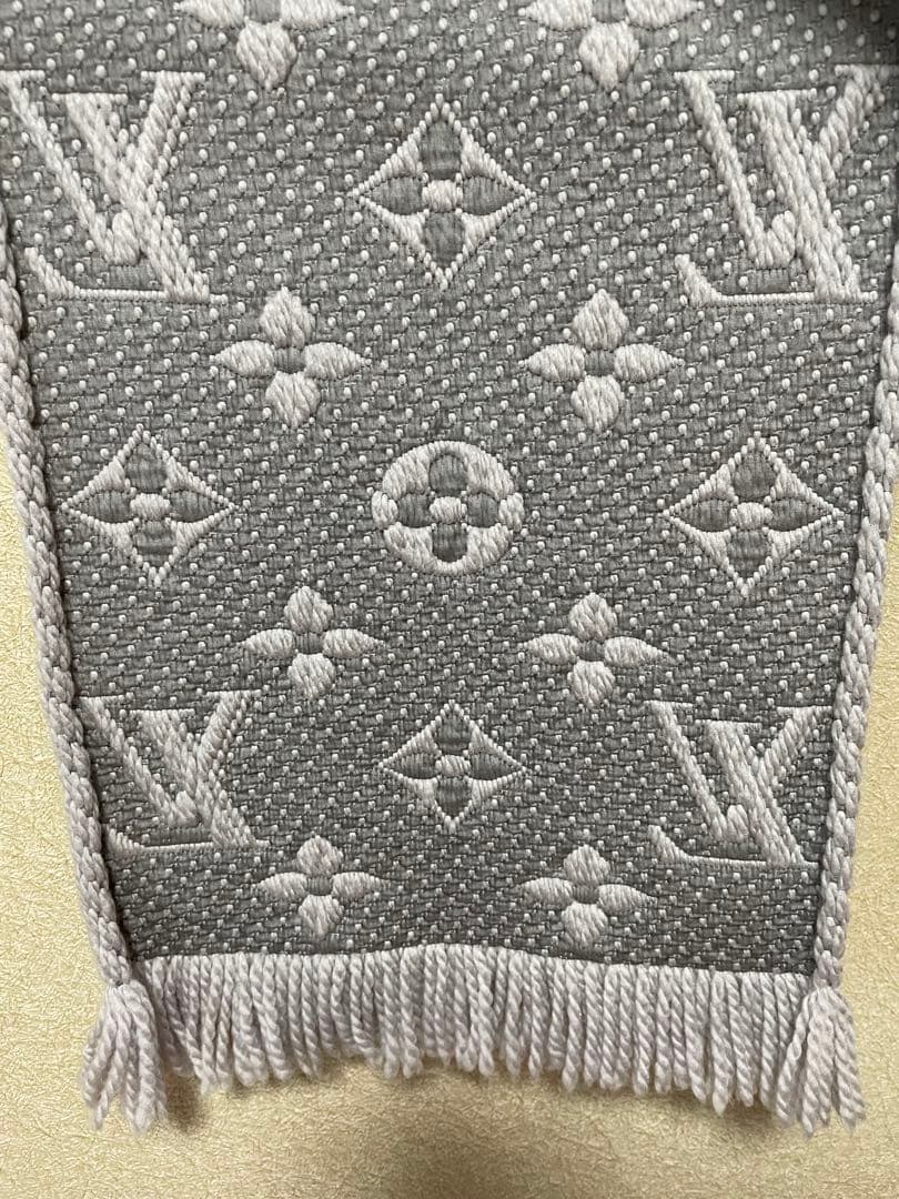 Louis Vuitton エシャルプ ロゴマニア マフラー グレー