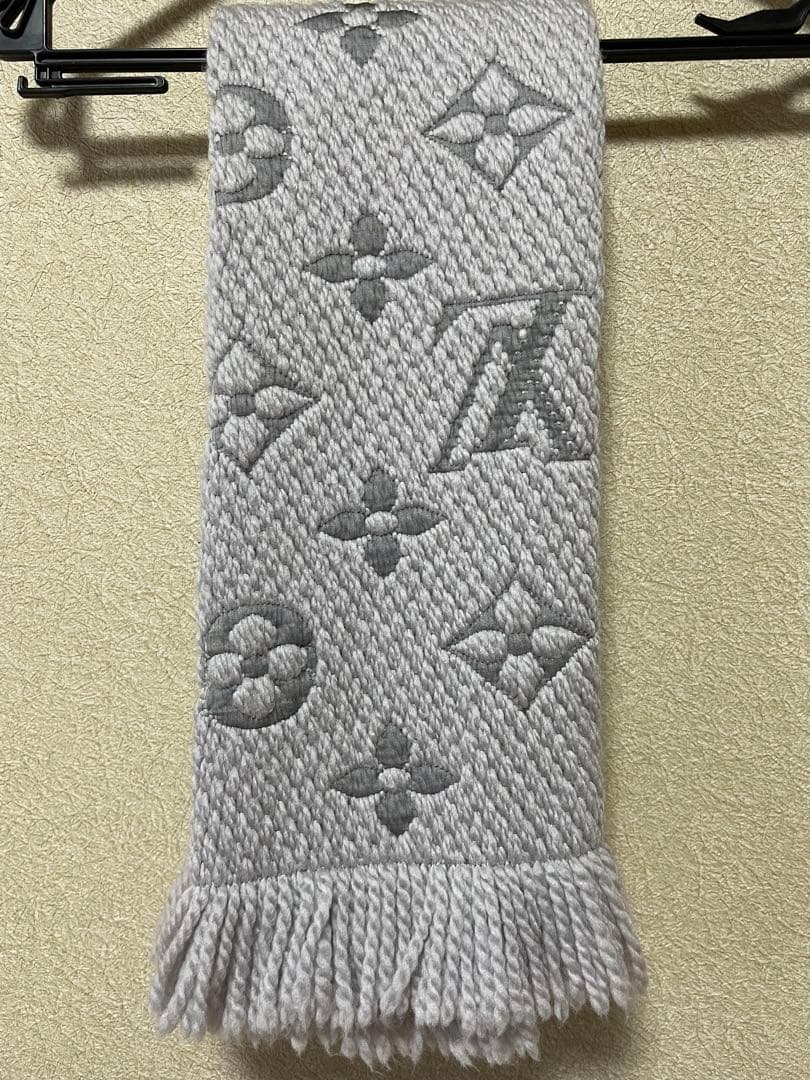 Louis Vuitton エシャルプ ロゴマニア マフラー グレー