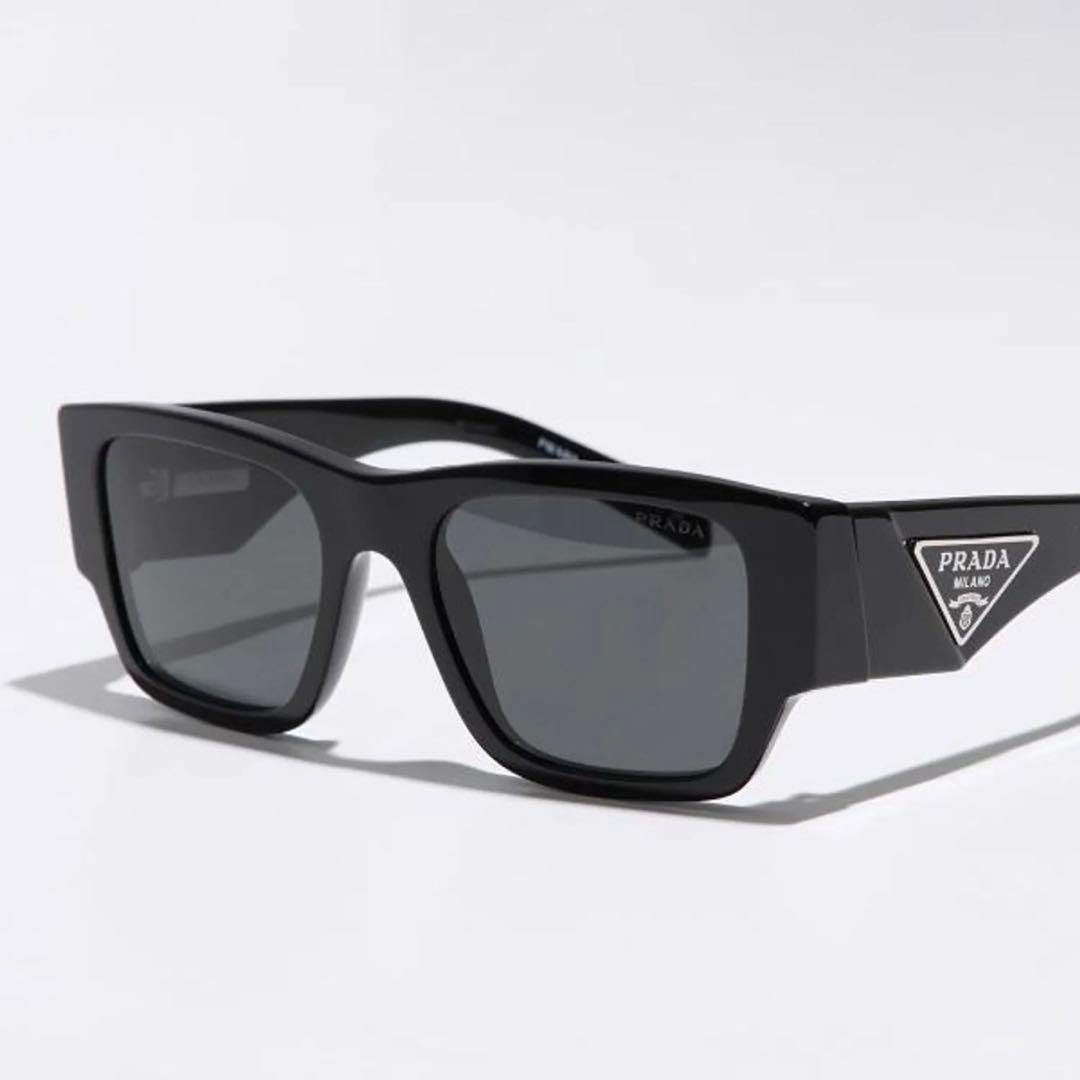 PRADA スクエア　ロゴサングラス