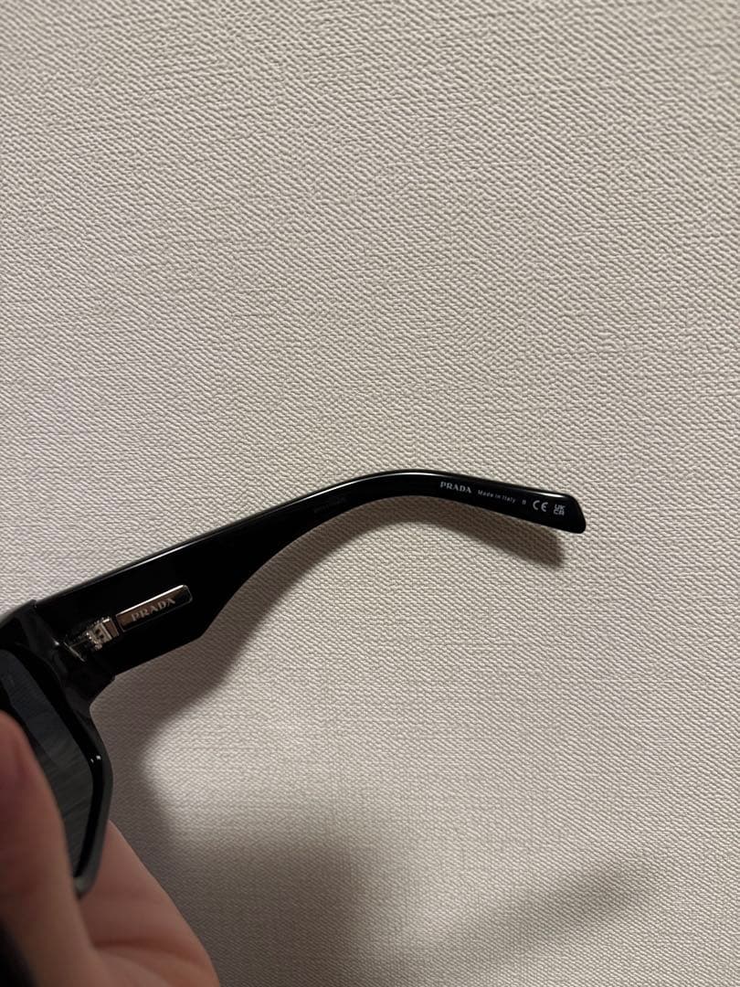 PRADA スクエア　ロゴサングラス