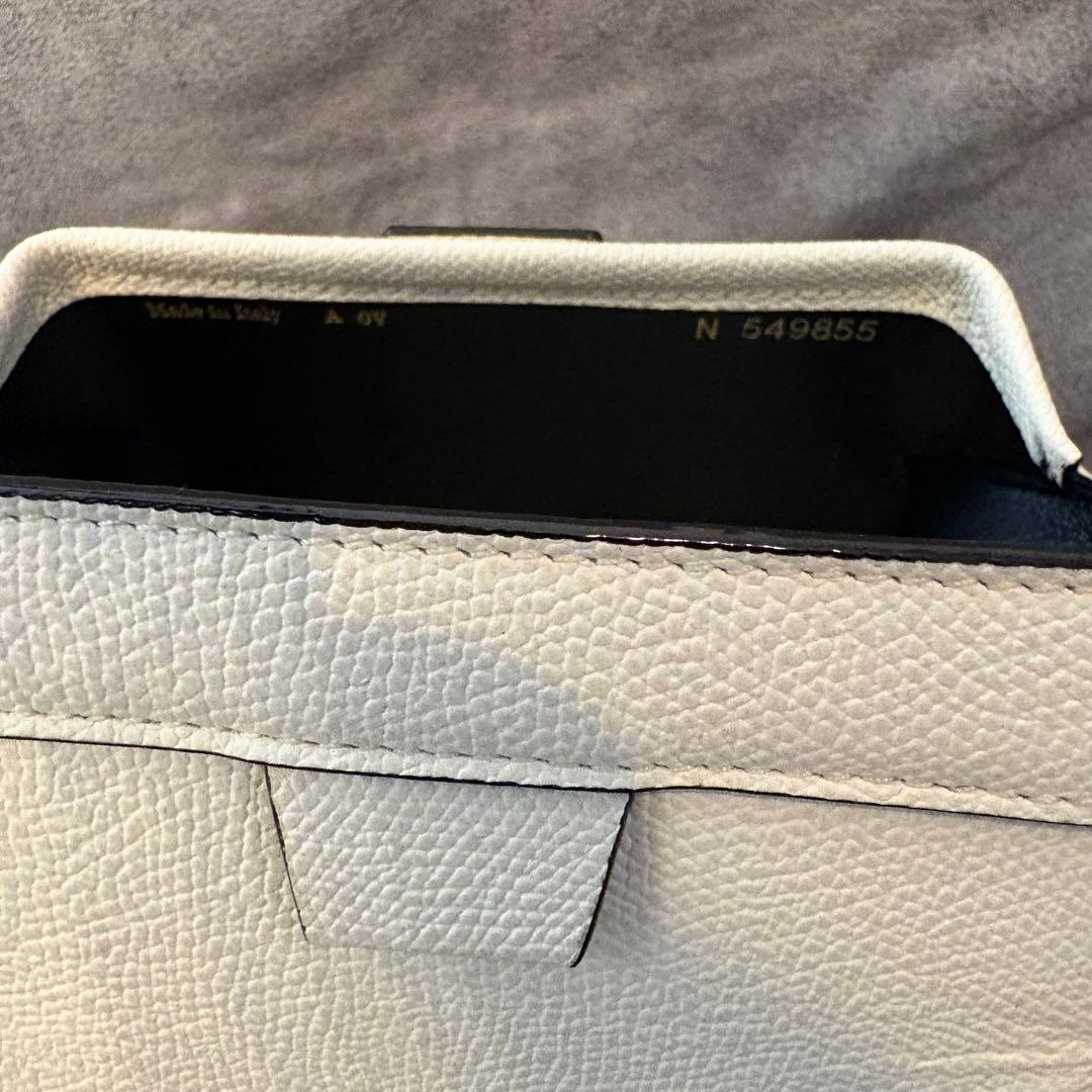 極美品/ヴァレクストラ/トリックトラッククロスボディーナノ　ホワイト　ミニバッグ